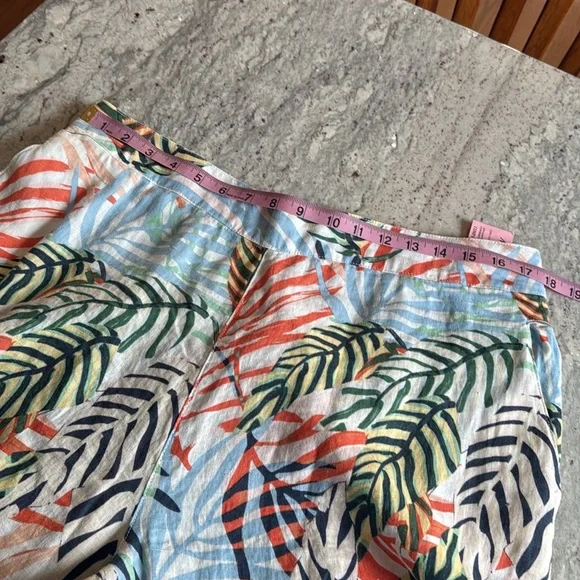 Tahari Multicolor Leaf Print Capri Pants - Picture 11 of 14